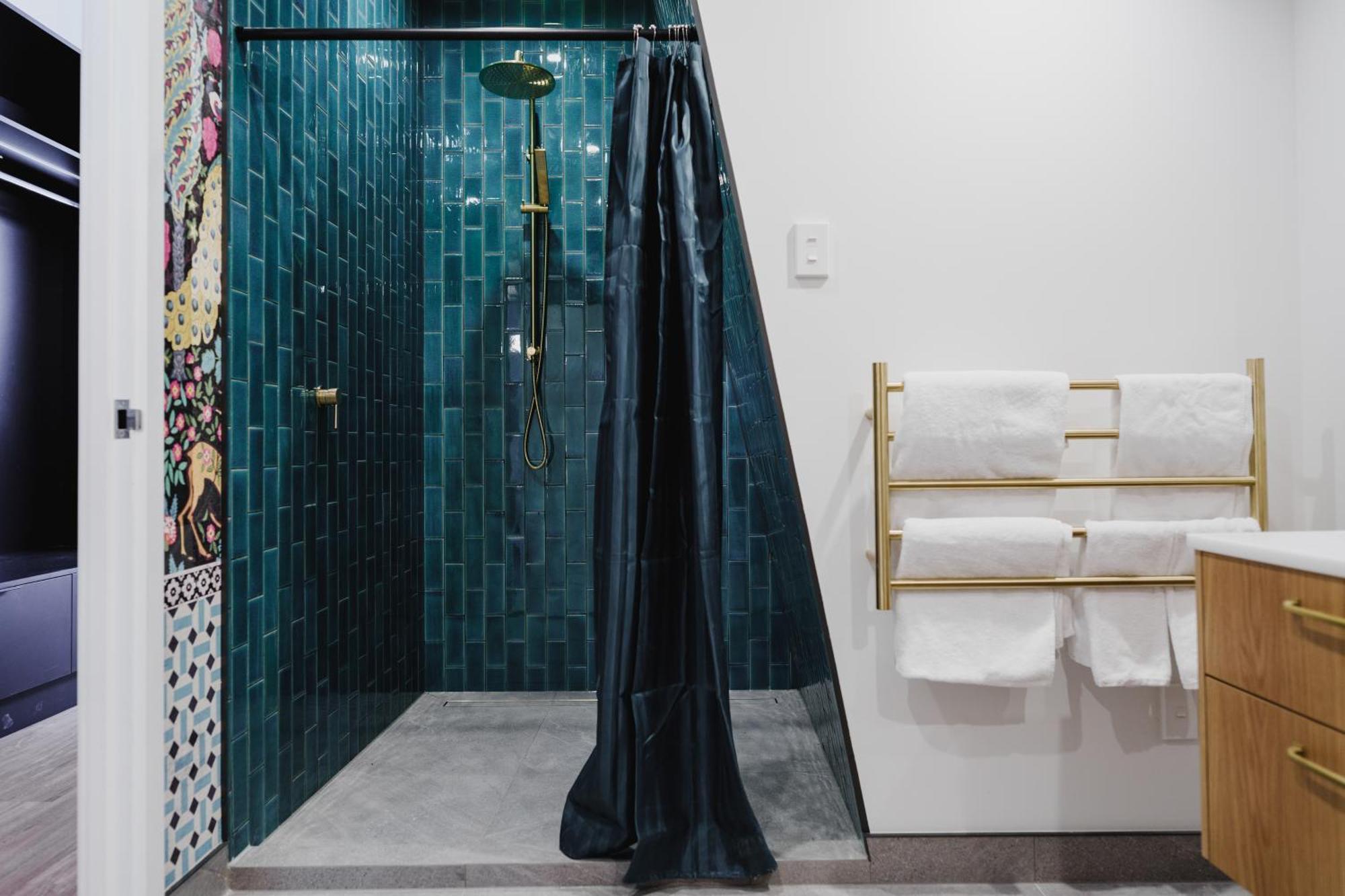 The Chamberson Hotel Dunedin Luaran gambar A shower curtain