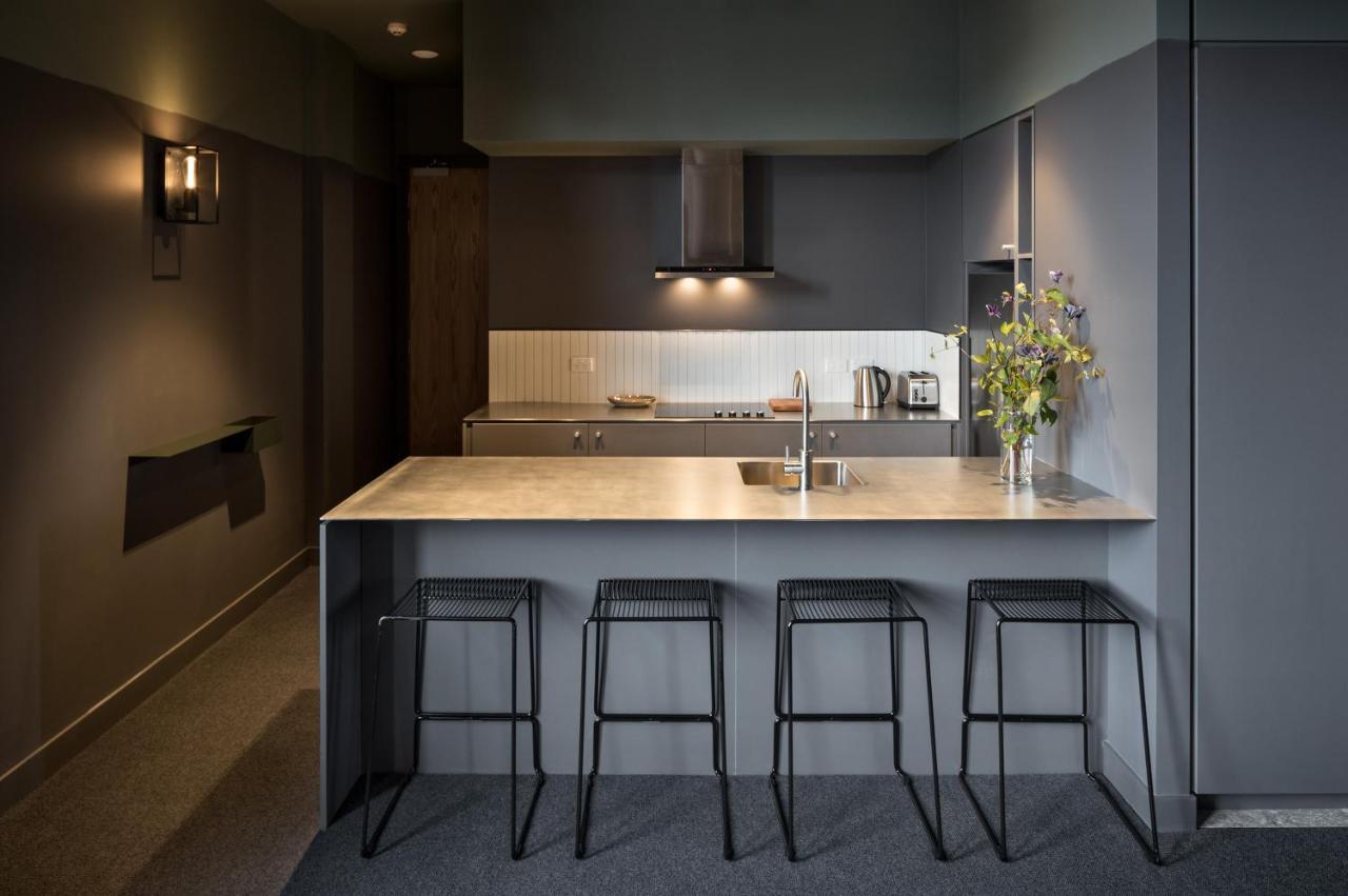 The Chamberson Hotel Dunedin Luaran gambar A kitchen in a student apartment at the University of Sheffield